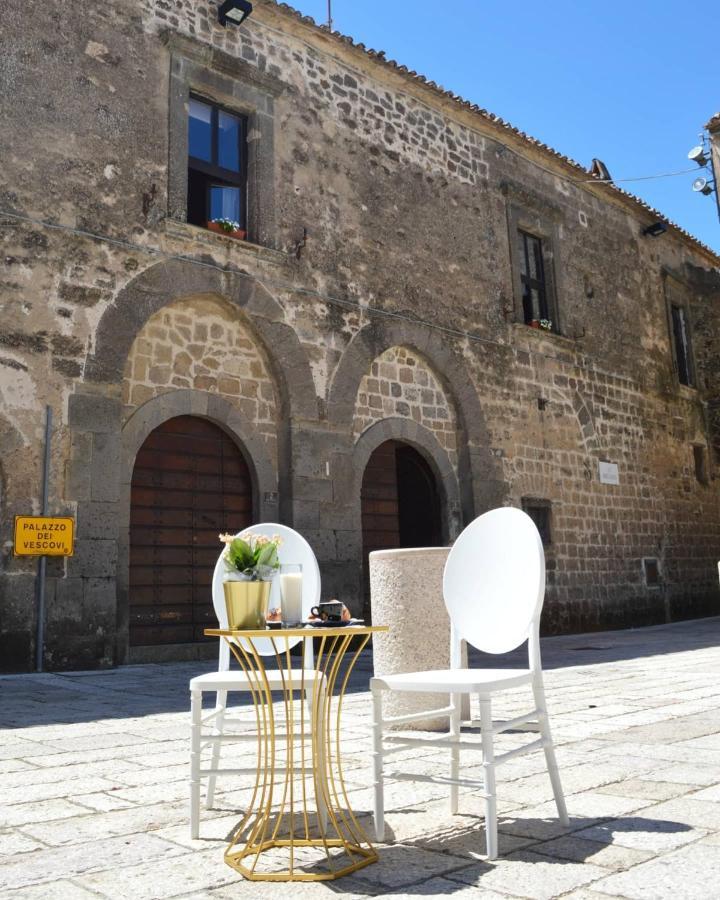 Boutique Hotel Palazzo Dei Vescovi Caserta Vecchia Exterior foto