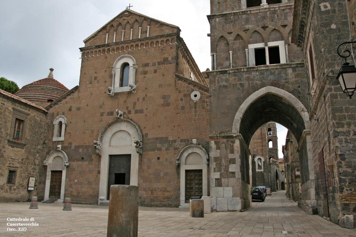 Boutique Hotel Palazzo Dei Vescovi Caserta Vecchia Exterior foto